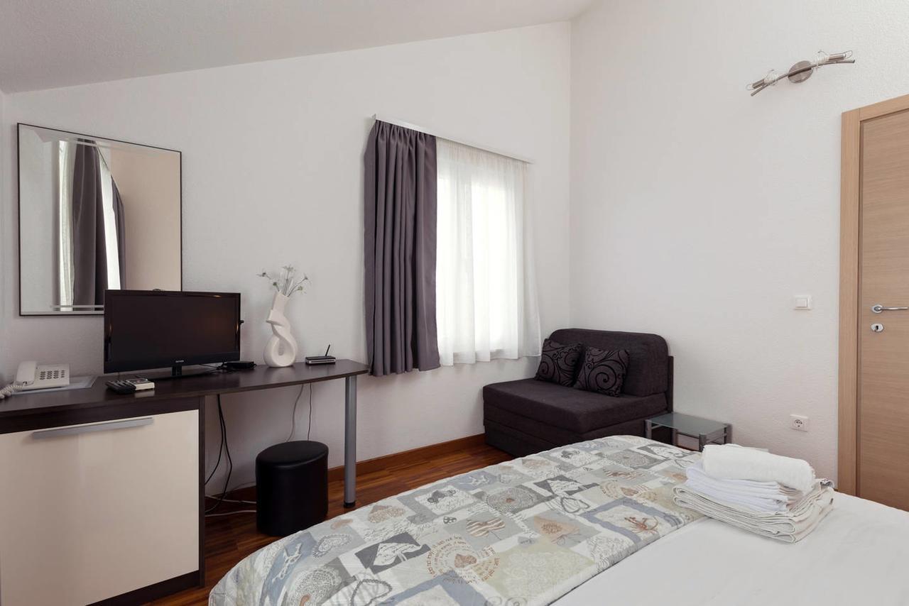 Apartments & Rooms Villa Maslina Trogir Exteriör bild