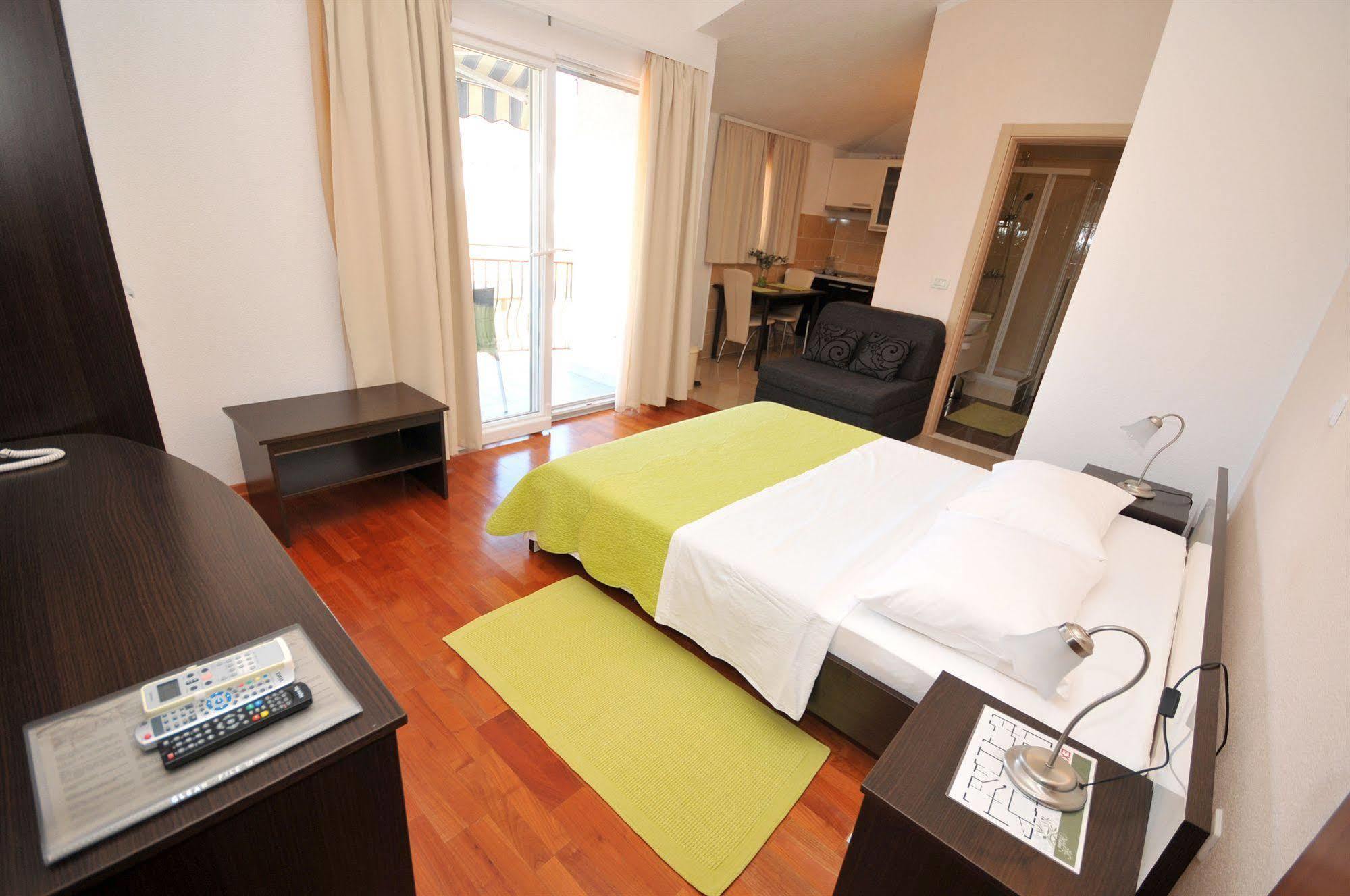 Apartments & Rooms Villa Maslina Trogir Exteriör bild