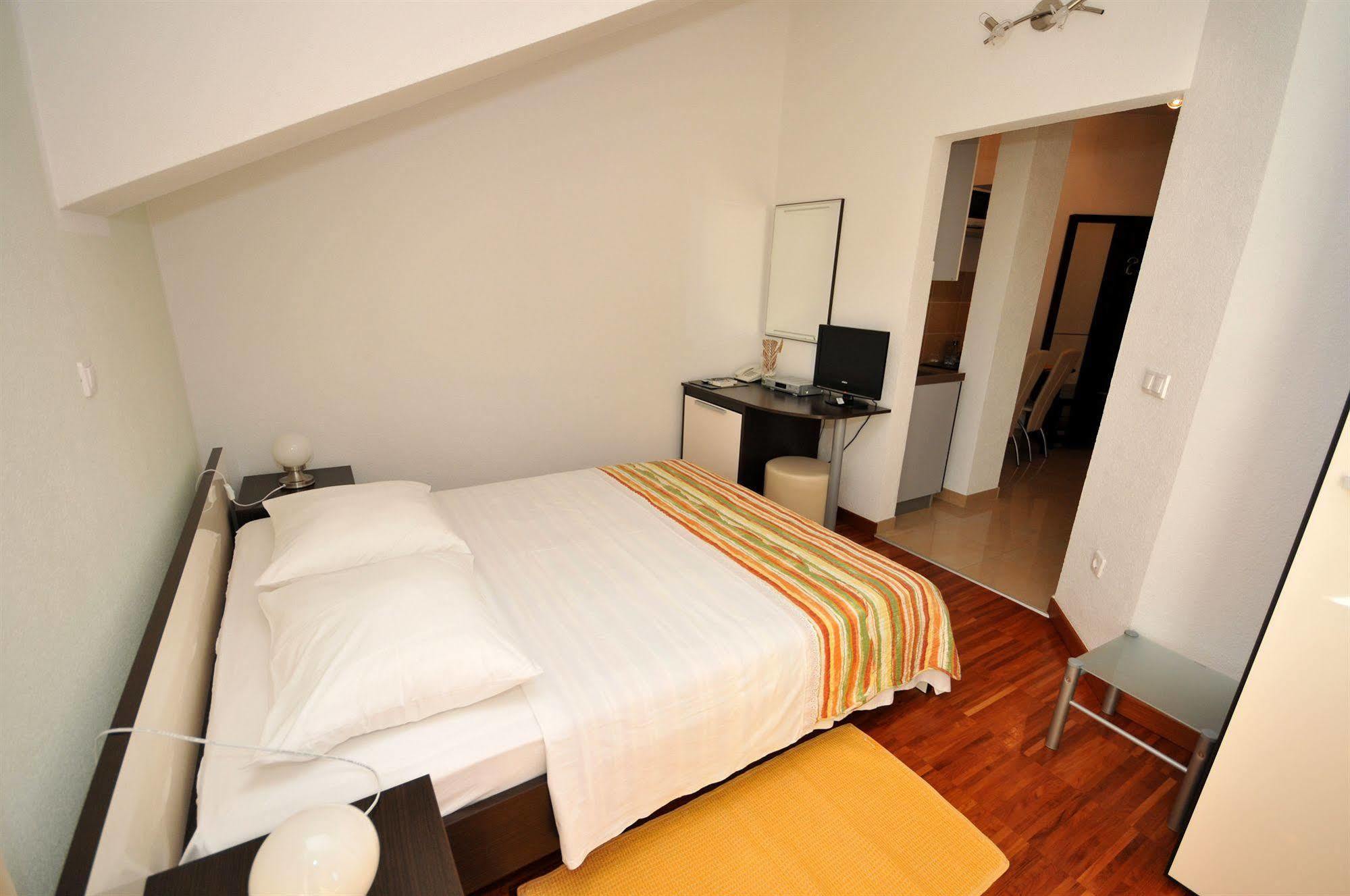 Apartments & Rooms Villa Maslina Trogir Exteriör bild