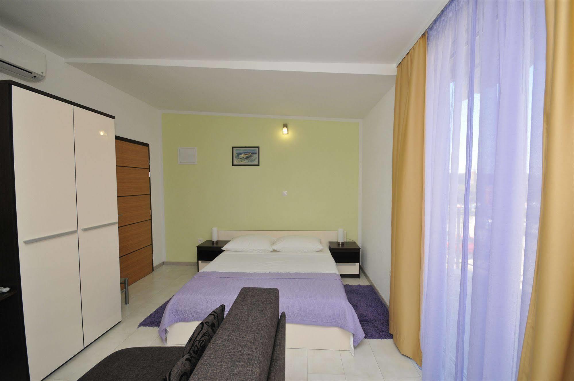 Apartments & Rooms Villa Maslina Trogir Exteriör bild