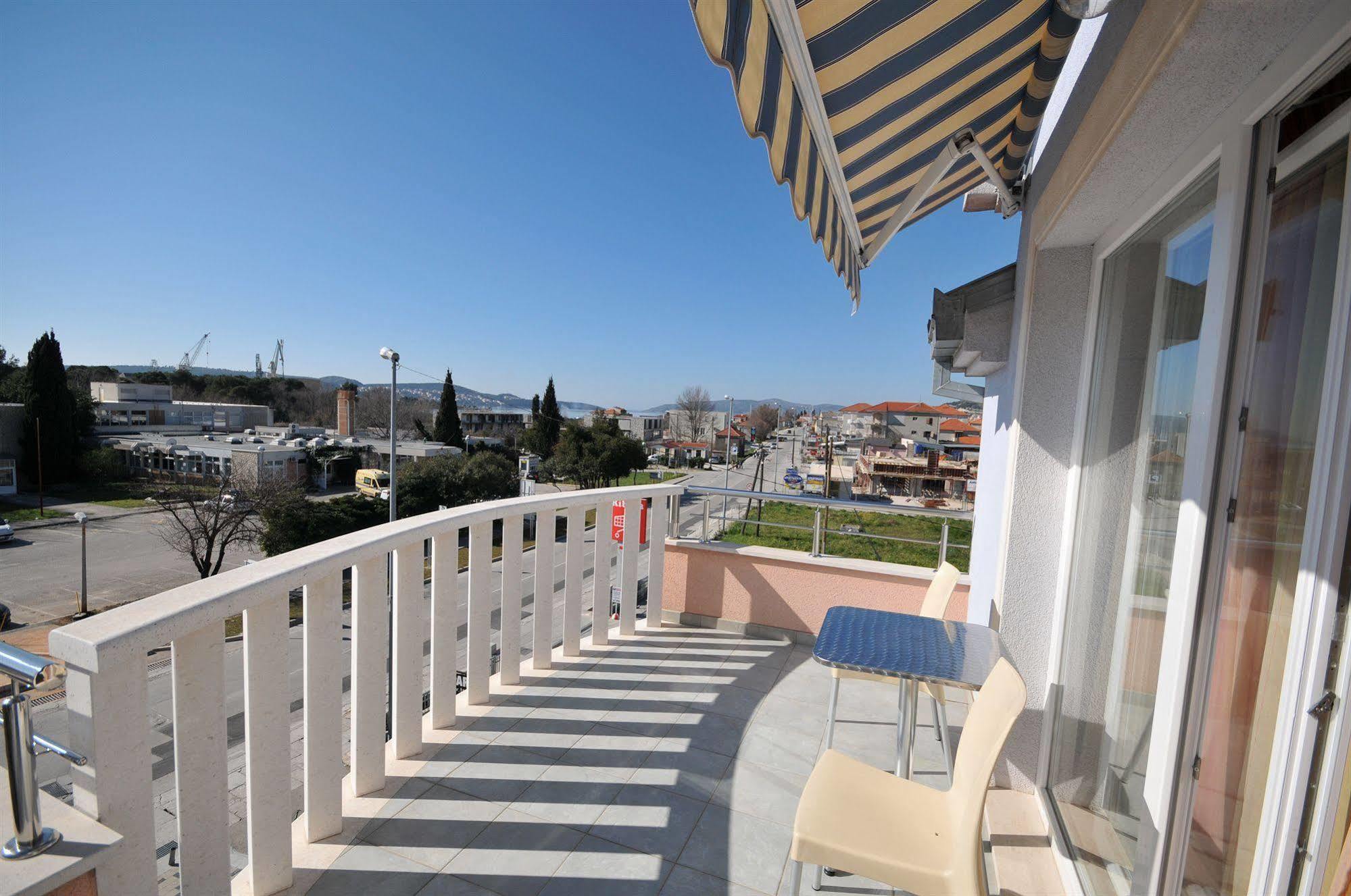 Apartments & Rooms Villa Maslina Trogir Exteriör bild