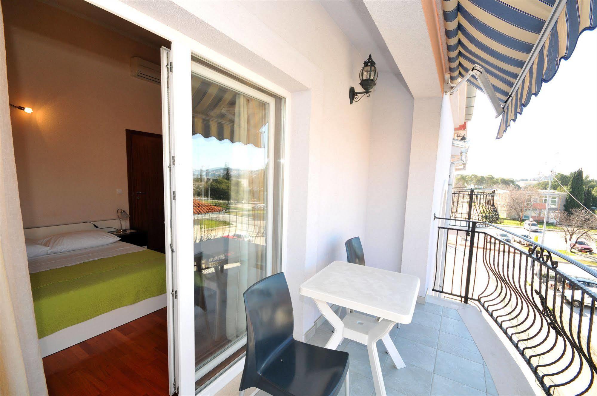 Apartments & Rooms Villa Maslina Trogir Exteriör bild